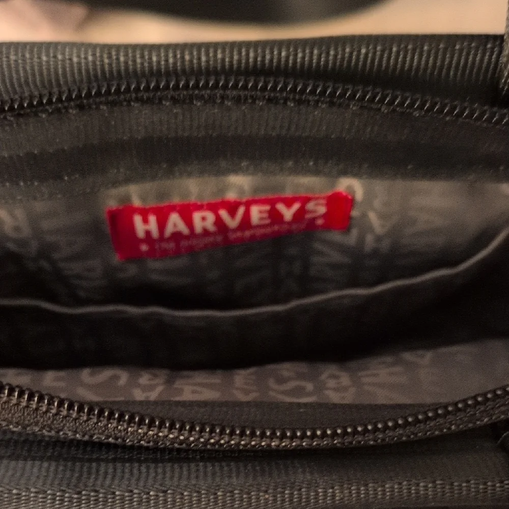 Harvey's Seatbelt Handbag - Picture 2 of 5